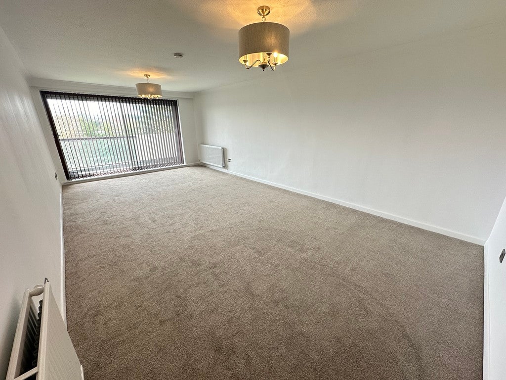 Flat Branksome Wood Road in Bournemouth