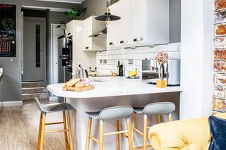 Room Downend Road in Bristol