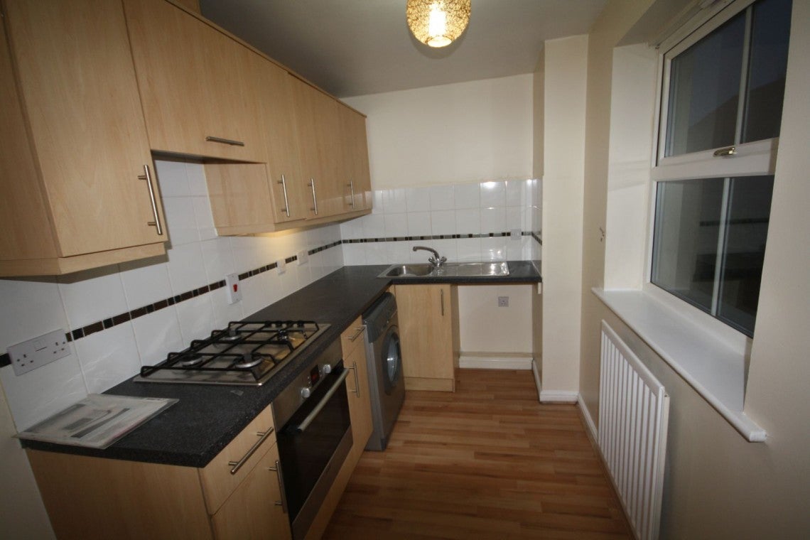 Flat Shaw Gardens in Slough
