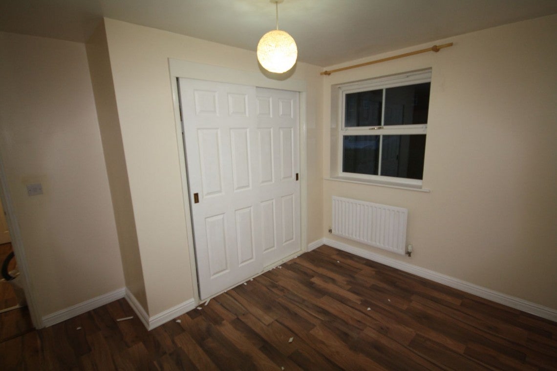 Flat Shaw Gardens in Slough
