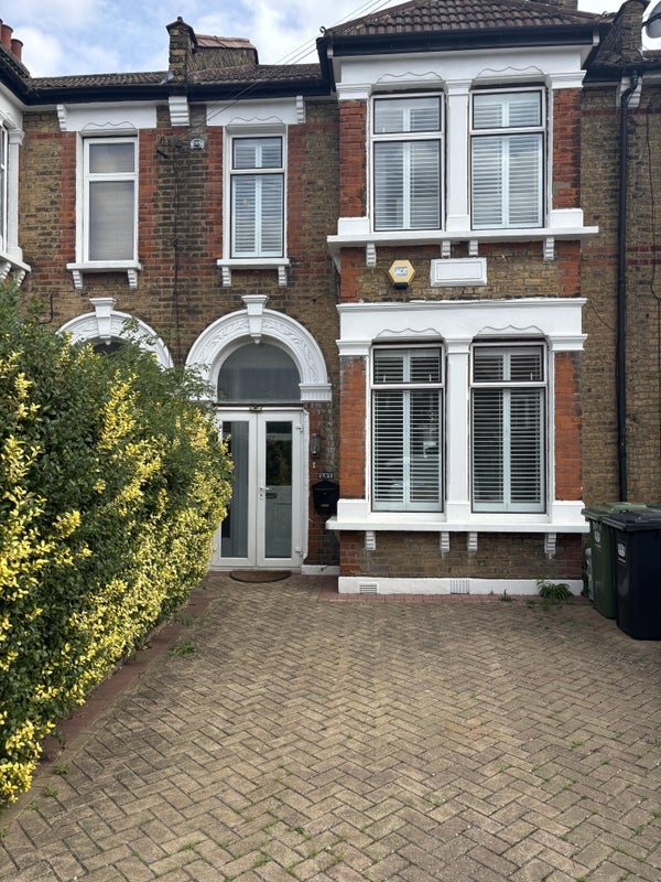 Room Torridon Road in Greater London