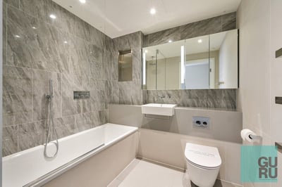 Flat South Quay Plaza in Greater London