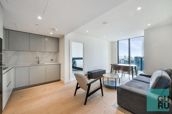 Flat South Quay Plaza in Greater London