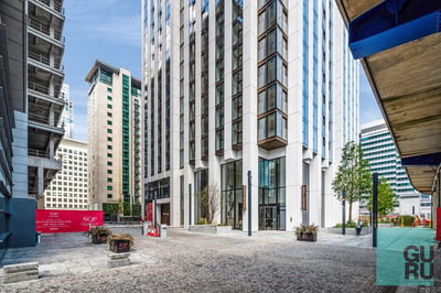 Flat South Quay Plaza in Greater London