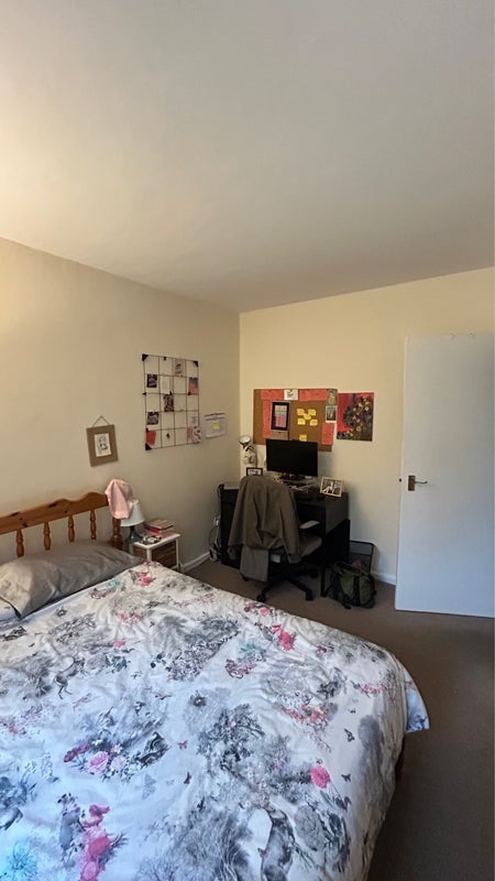 Room Radbourne Road in Greater London