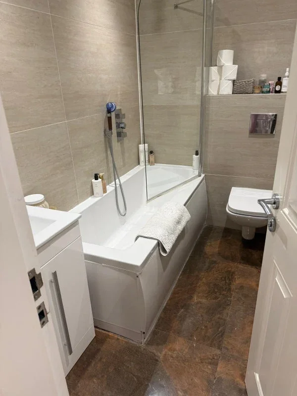 Room Elmar Road in Greater London