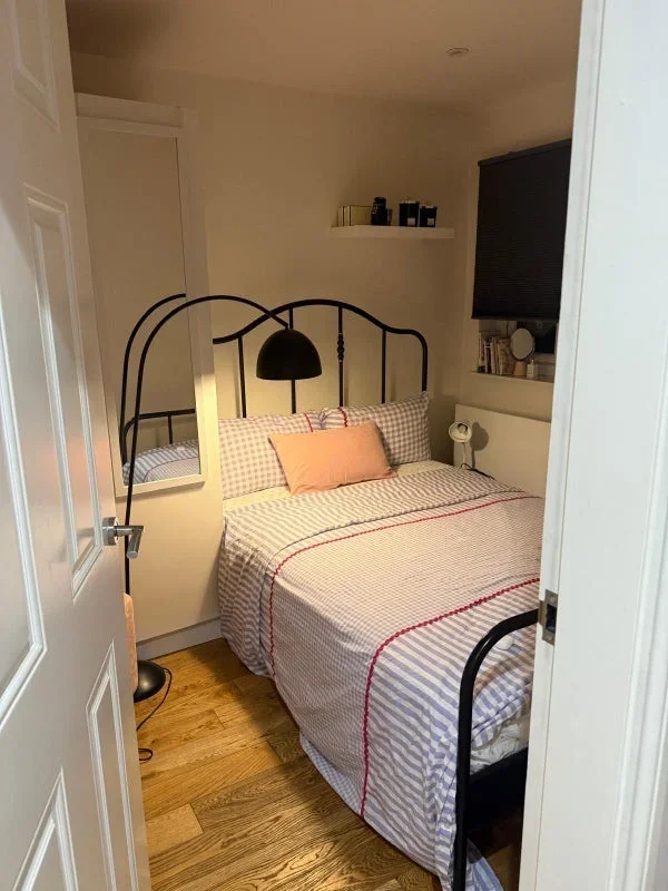 Room Elmar Road in Greater London