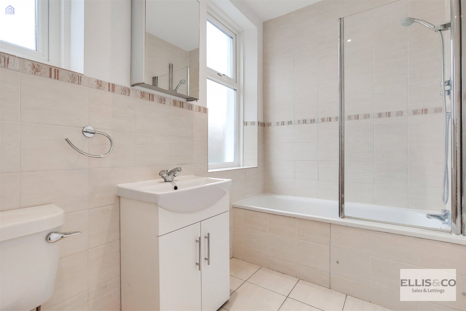 Flat Chichele Road in Greater London