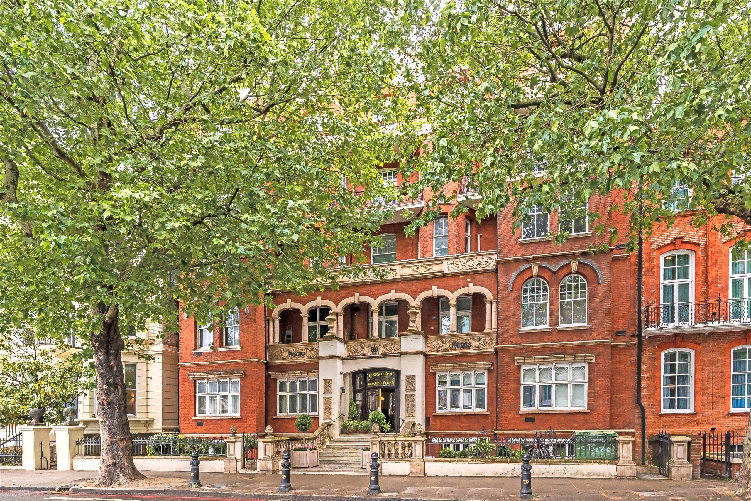 Flat Cromwell Road in Greater London