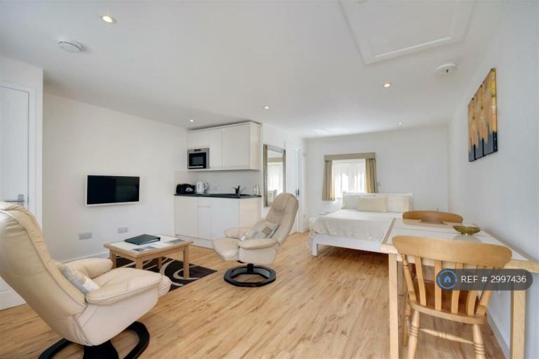 Room Poole Street in Braintree