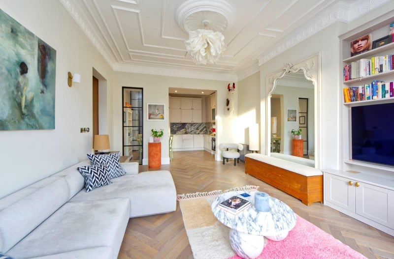 Room St Quintin Avenue in Greater London