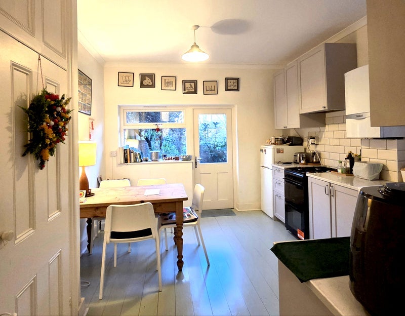 Flat Callcott Road in Greater London