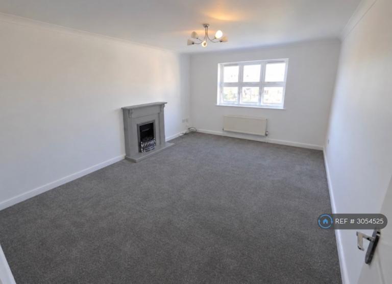 Flat Albert Court in Sunderland