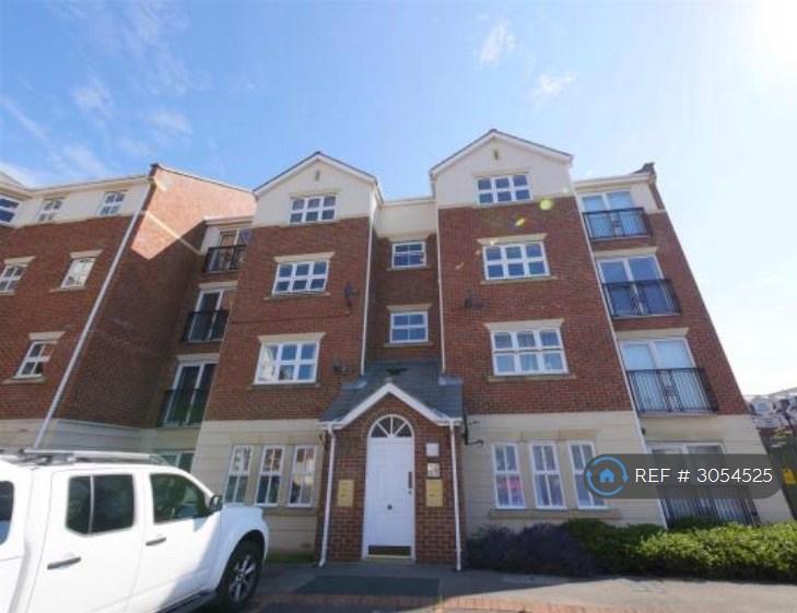 Flat Albert Court in Sunderland