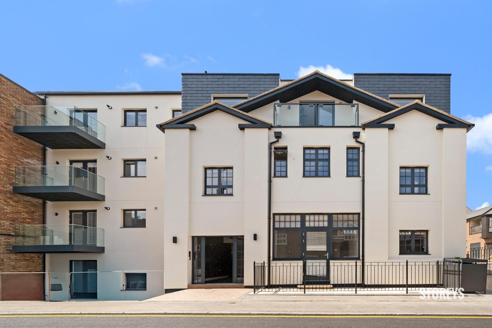 Flat Akeman Street in Tring