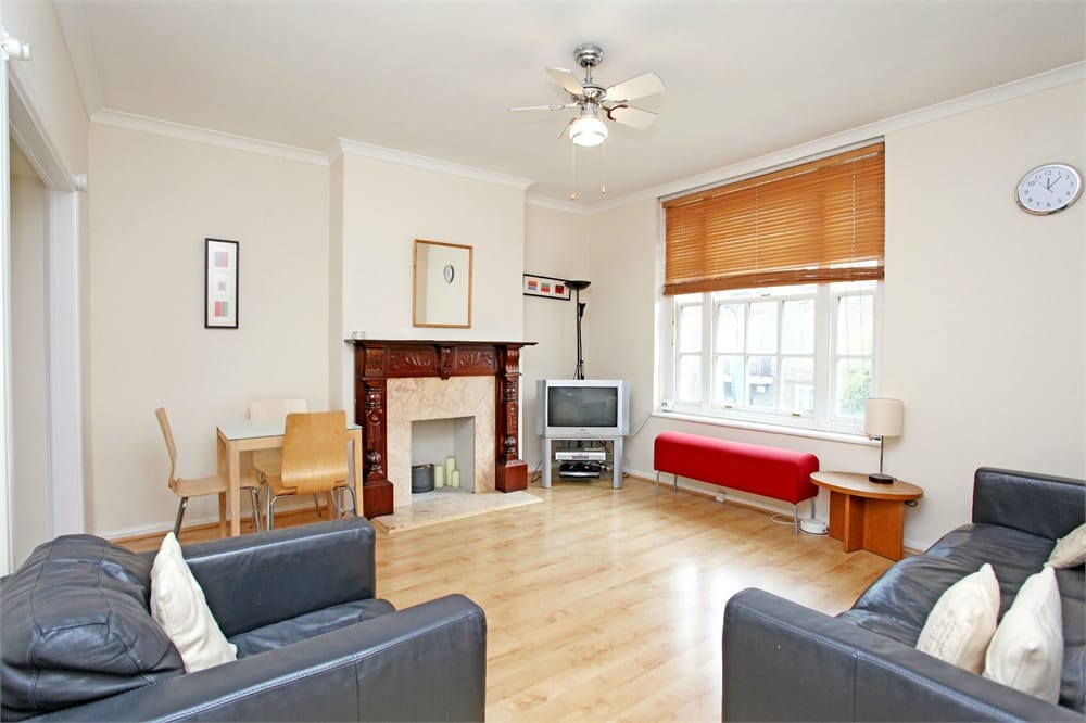 Flat Riverside Gardens in Greater London