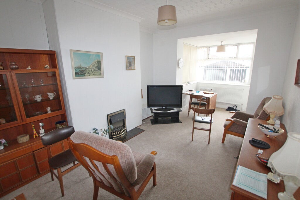 Room Moss Hall Road in Hyndburn