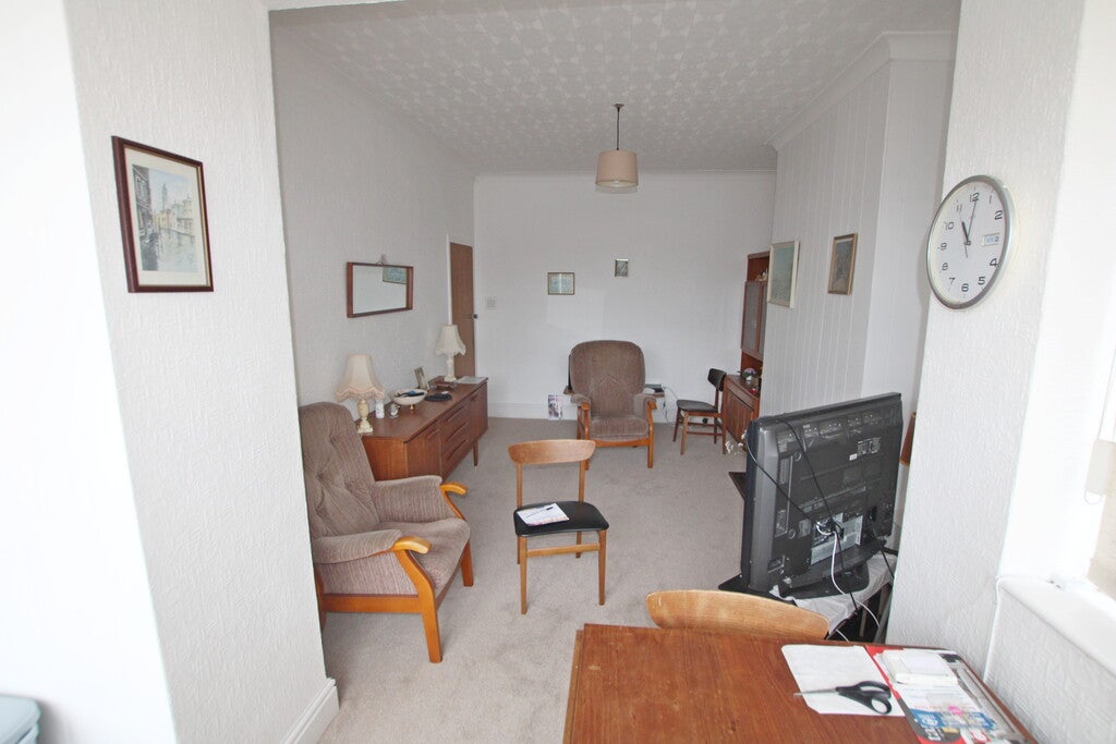 Room Moss Hall Road in Hyndburn