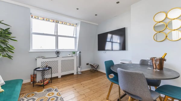 Flat Maclise Road in Greater London