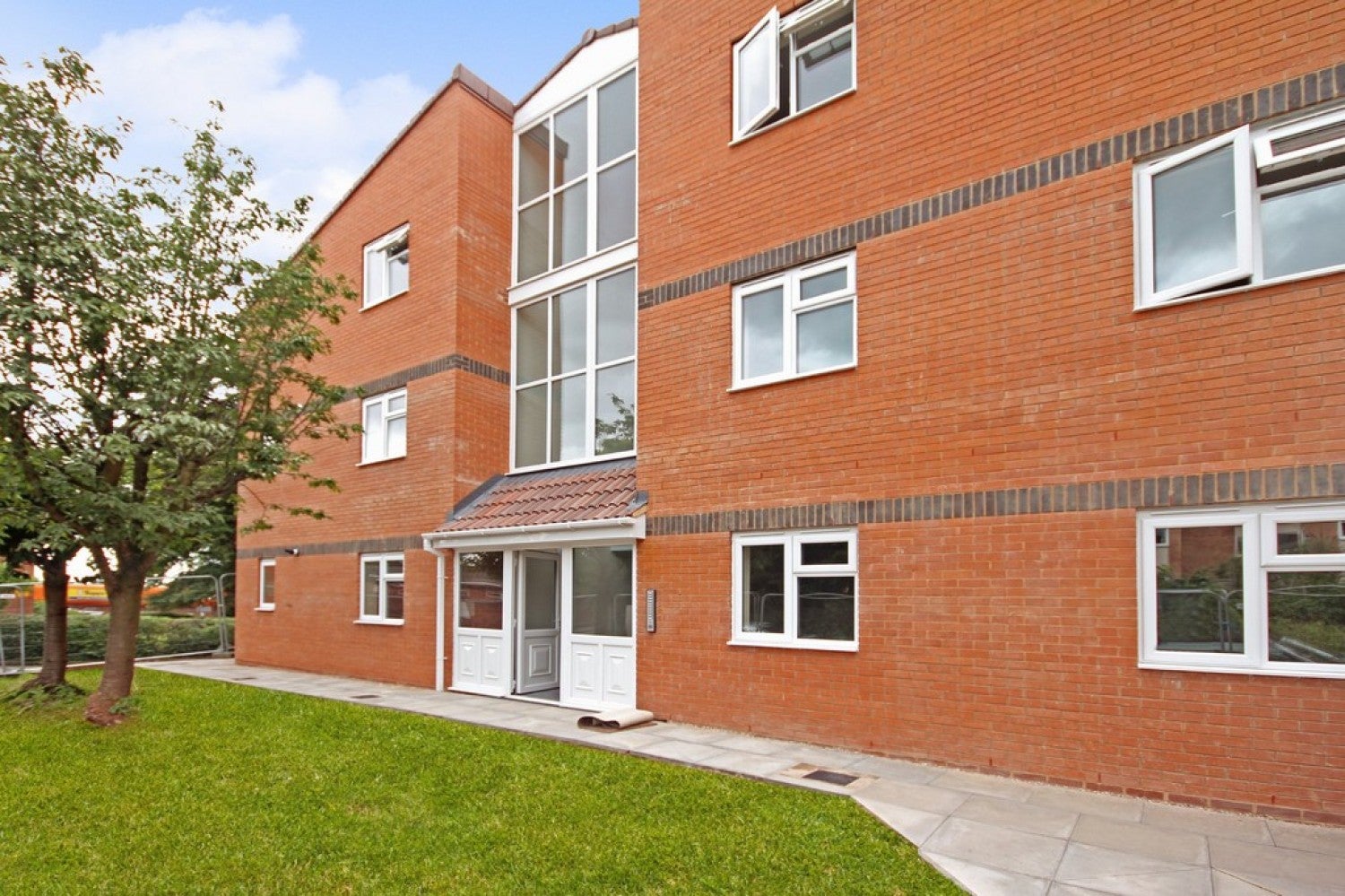 Flat Ashfield Avenue in Birmingham