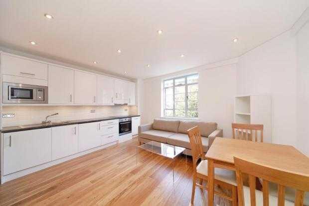 Flat Sloane Avenue in Greater London