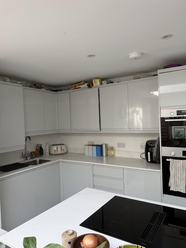 Room Rushmore Road in Greater London