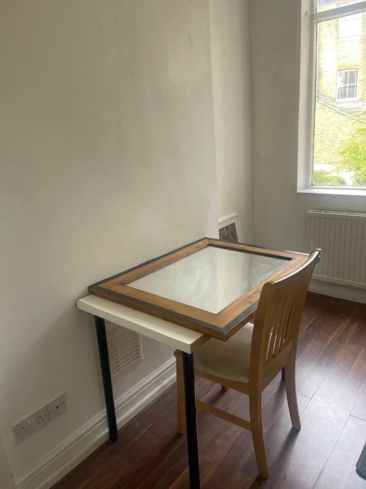 Room Leander Road in Greater London