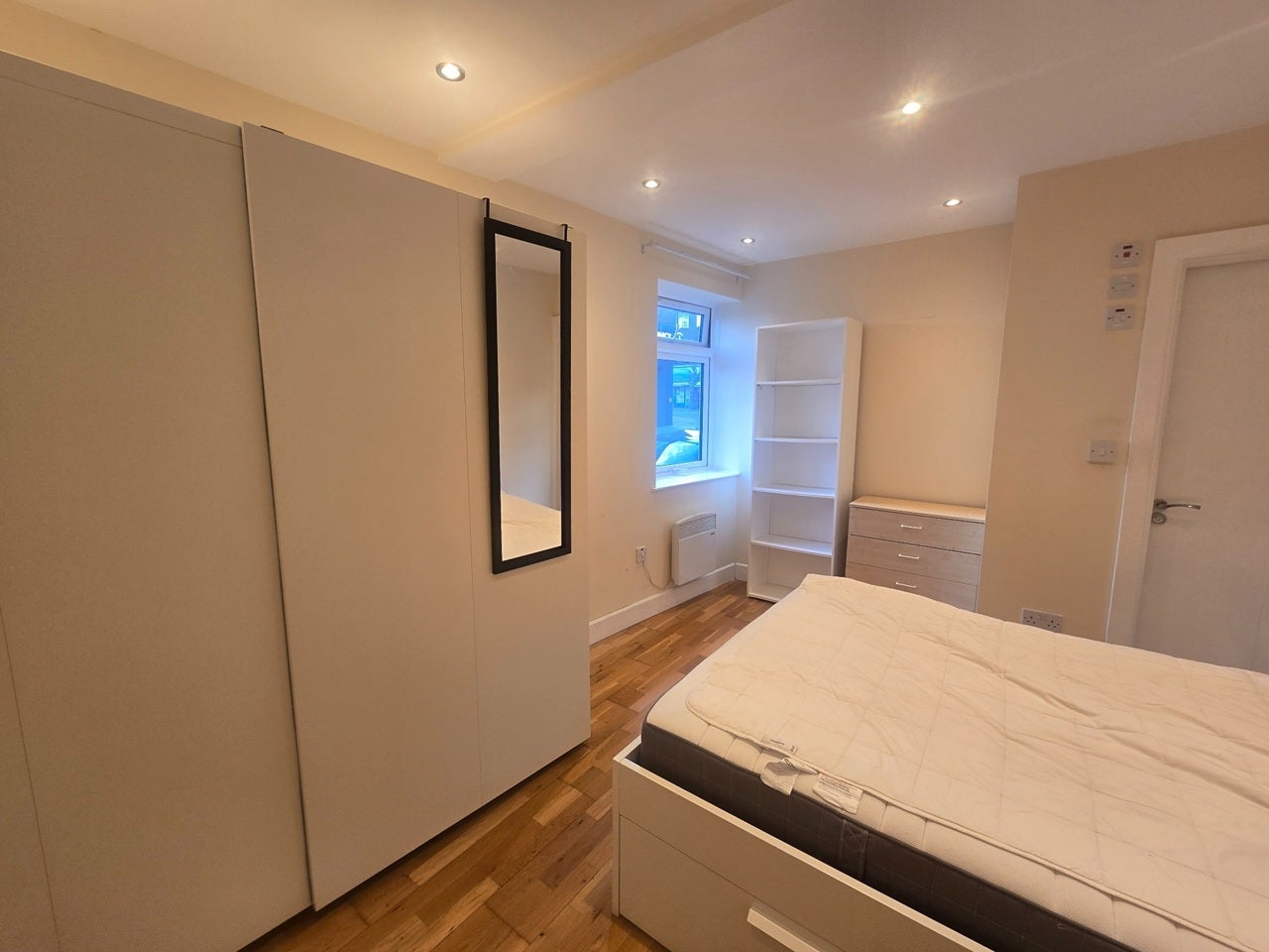 Flat Allington Road in Greater London