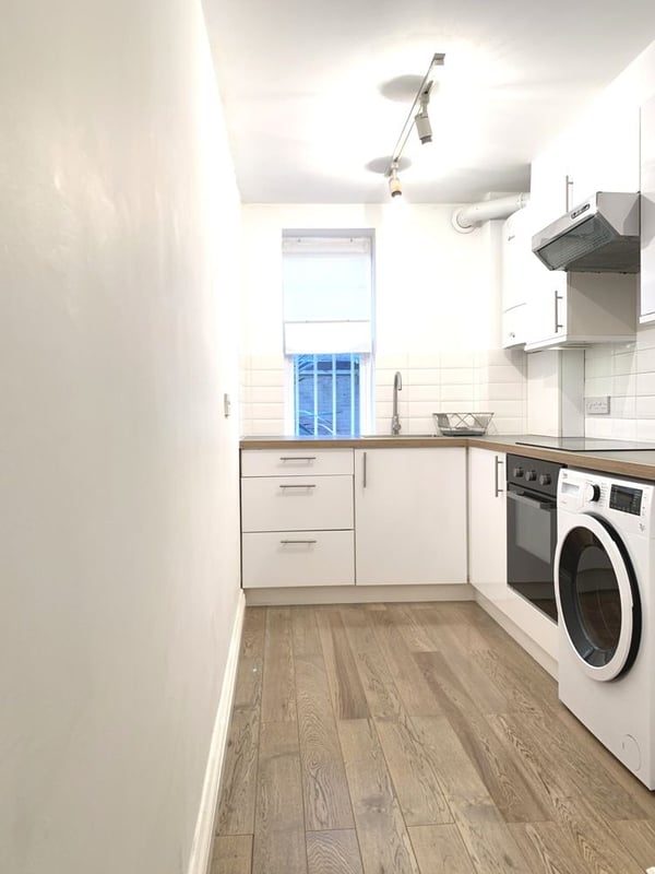 Flat Clarendon Road in Greater London