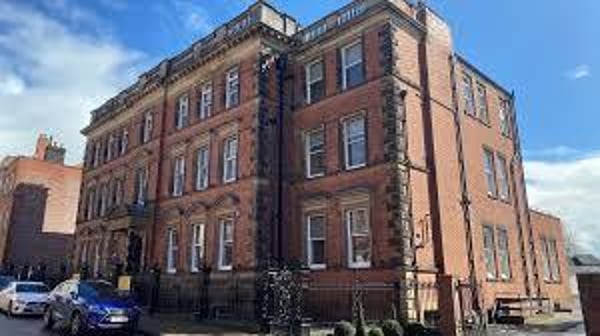 Flat Saint Mary's Gate in Derby