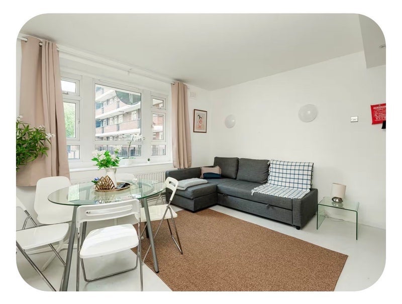 Room Crossford Street in Greater London