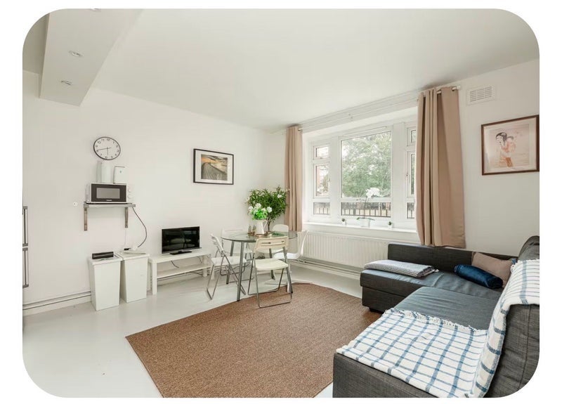 Room Crossford Street in Greater London