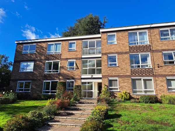 Flat Four Oaks Road in Birmingham