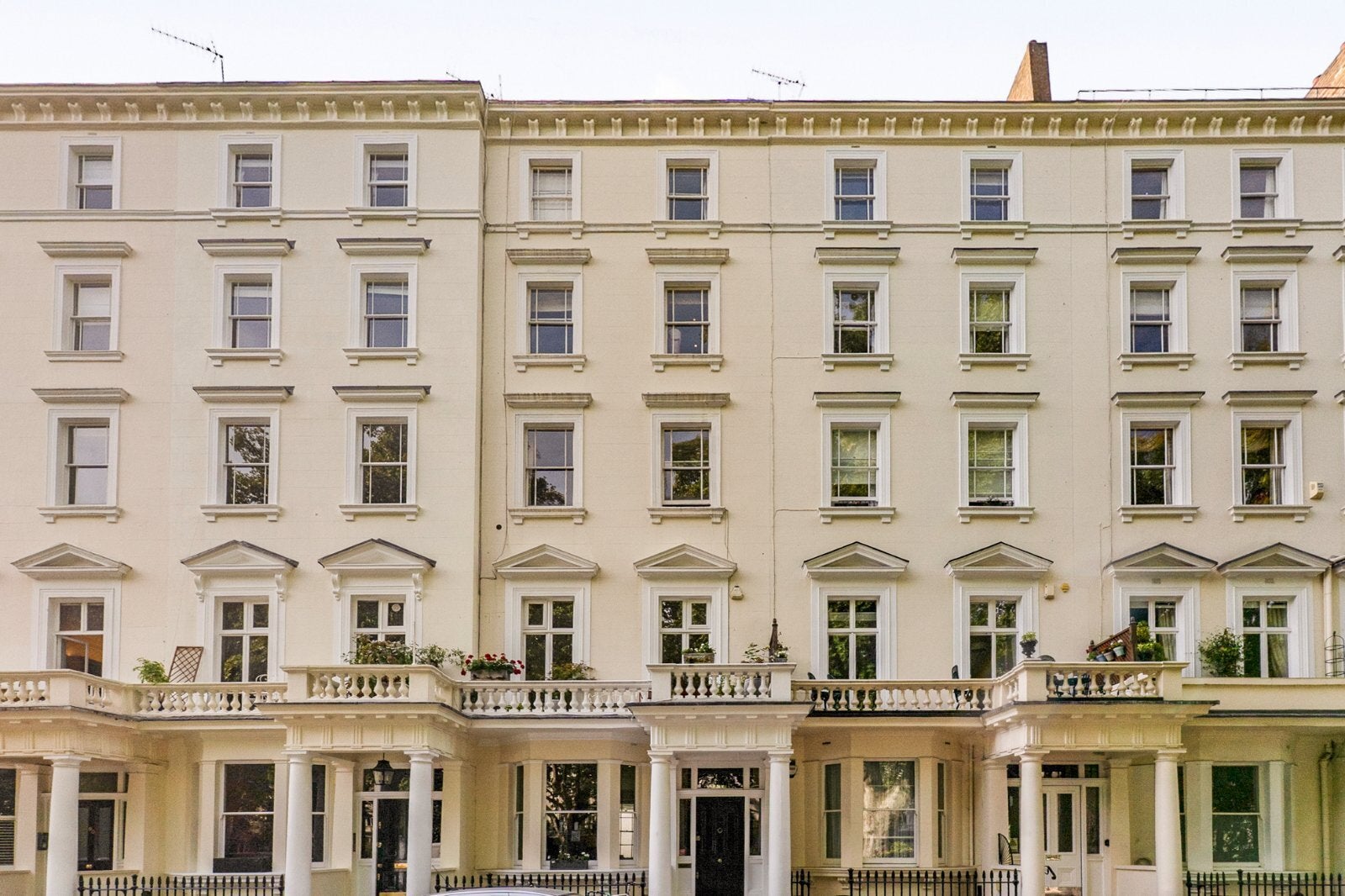 Flat St George's Square in City of Westminster