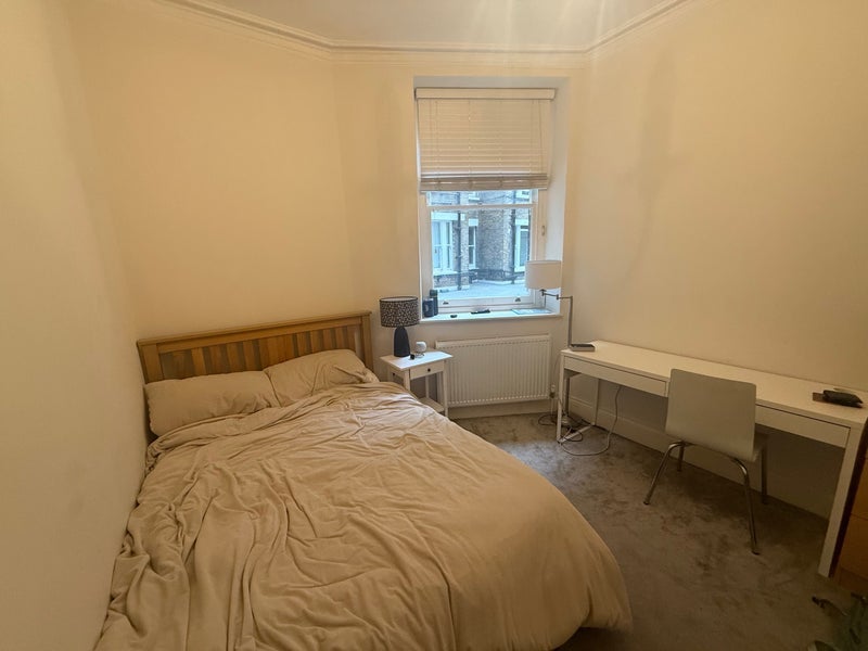 Flat Ashburnham Road in Greater London