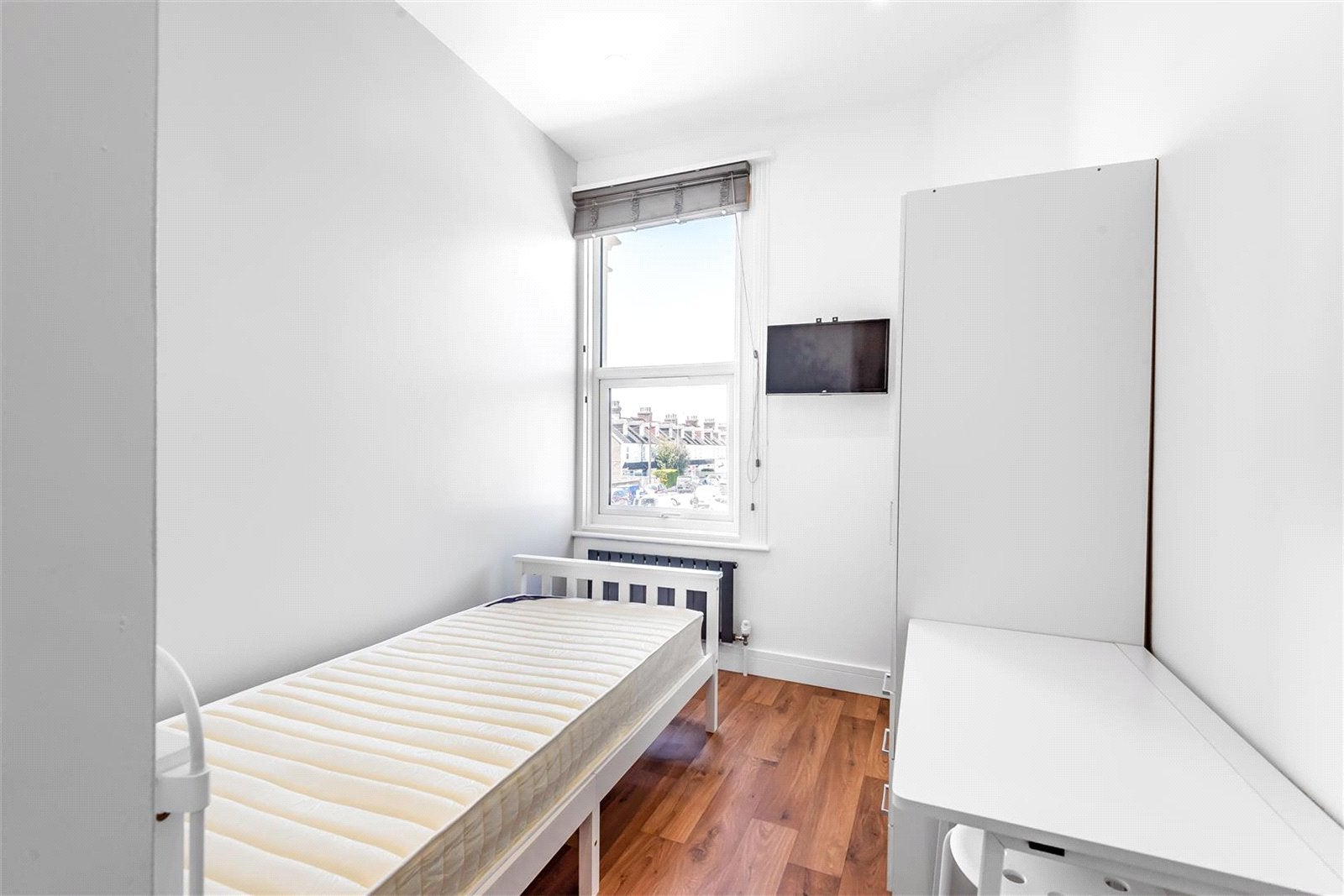 Room Boundary Road in Portslade by Sea