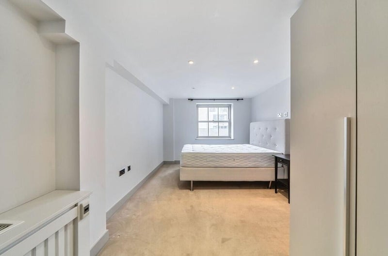 Room Strutton Ground in City of Westminster