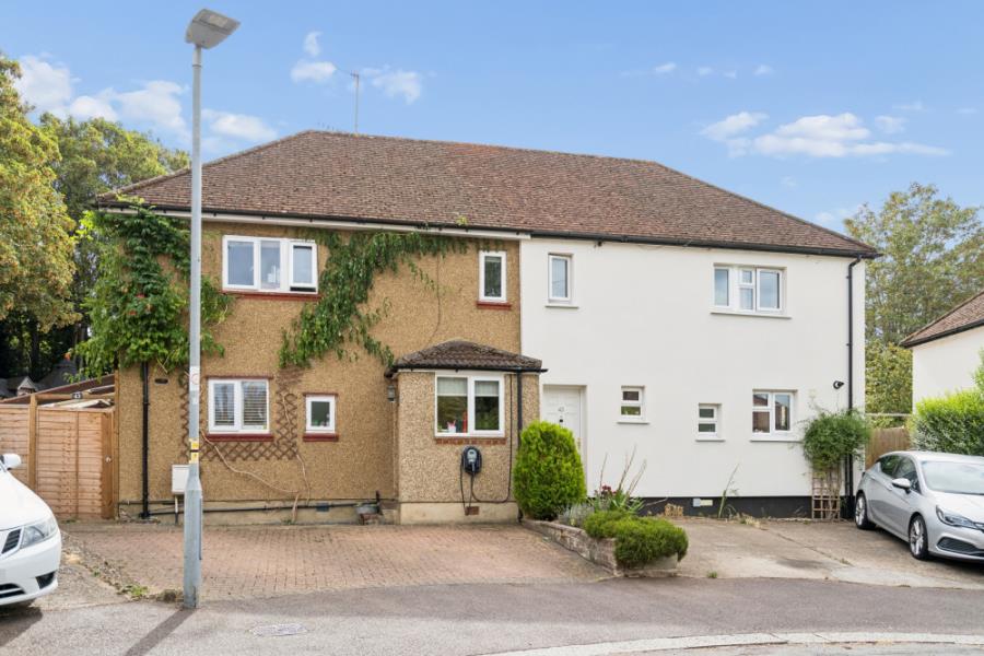 House Thorpe Crescent in Watford