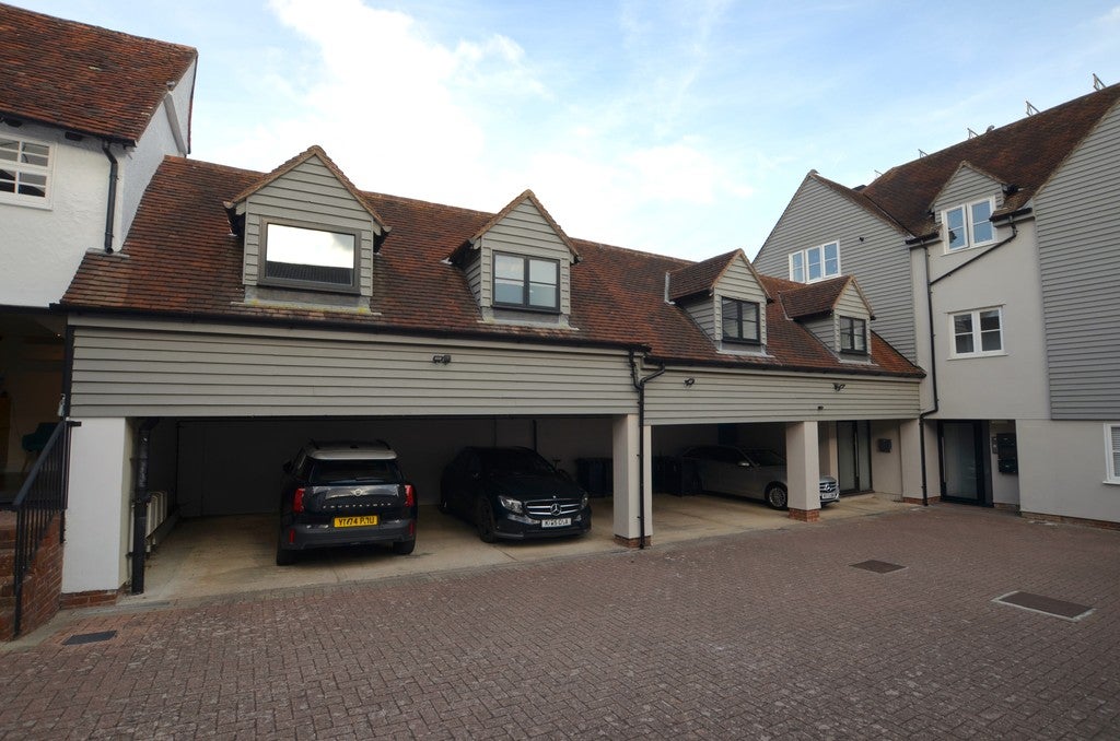 Flat High Street in Uttlesford