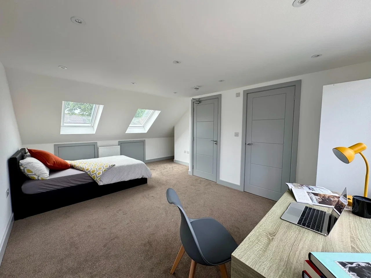 Room Bushey Mill Lane in Watford