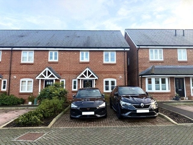 House Yalden Gardens in Guildford