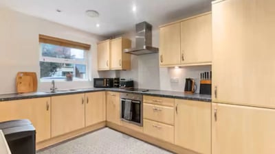 Flat Owen Close in Greater London