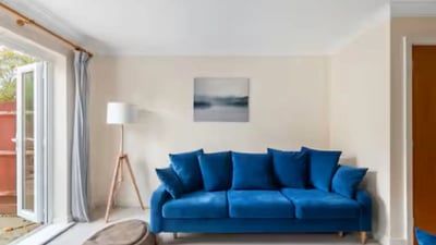 Flat Owen Close in Greater London