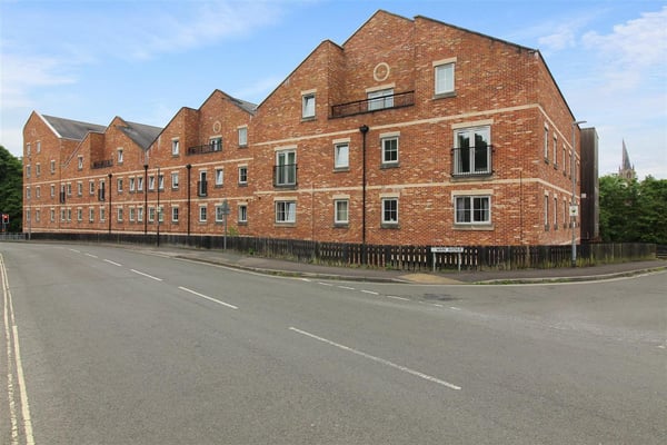 Flat Wain Avenue in Chesterfield