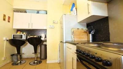 Room Cambridge Heath Road in Greater London