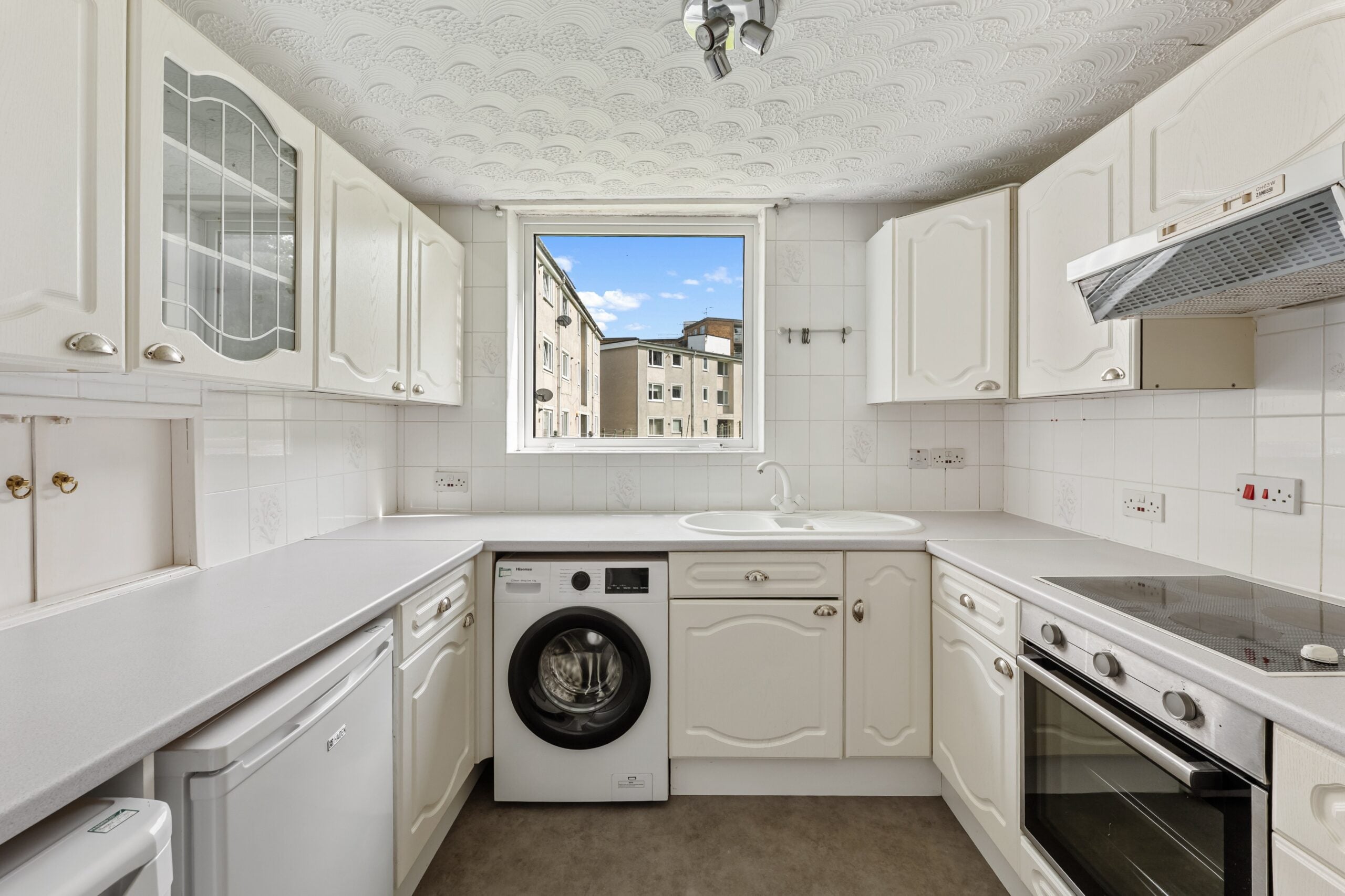 Flat Castleton Crescent in Newton Mearns