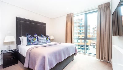 Flat Merchant Square in London
