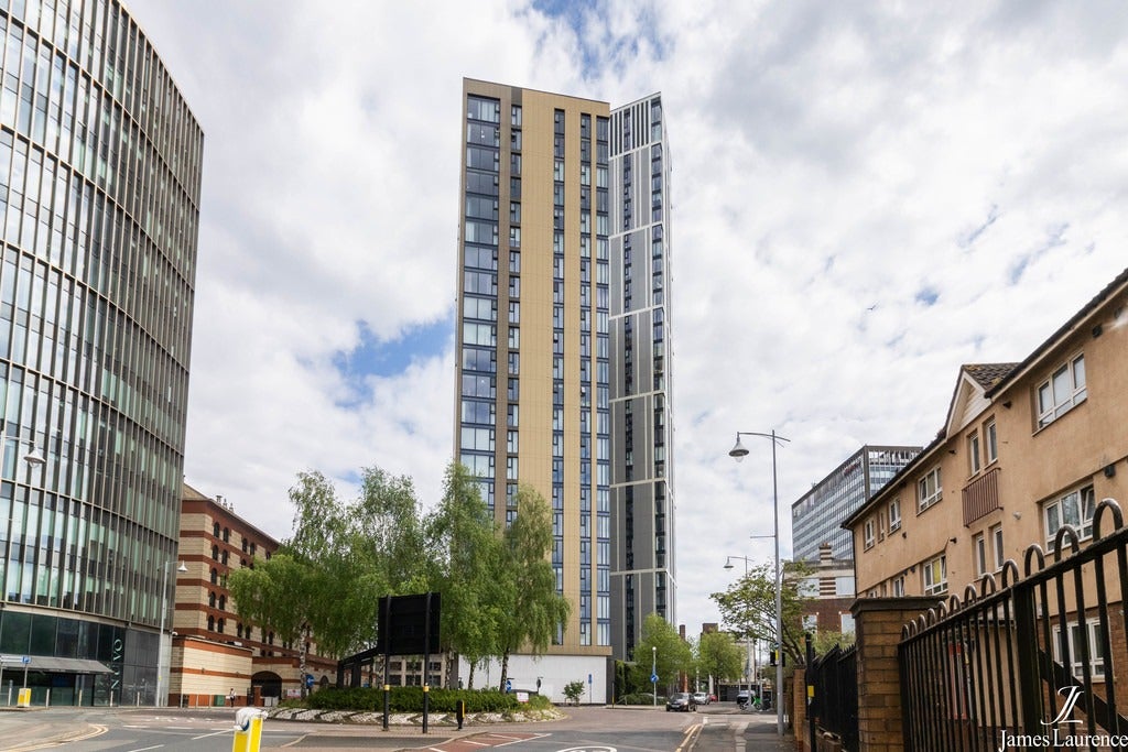 Flat Sherborne Street in Birmingham