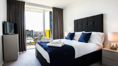 Flat Harlequin Avenue in Greater London