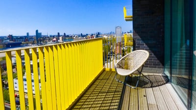 Flat Harlequin Avenue in Greater London